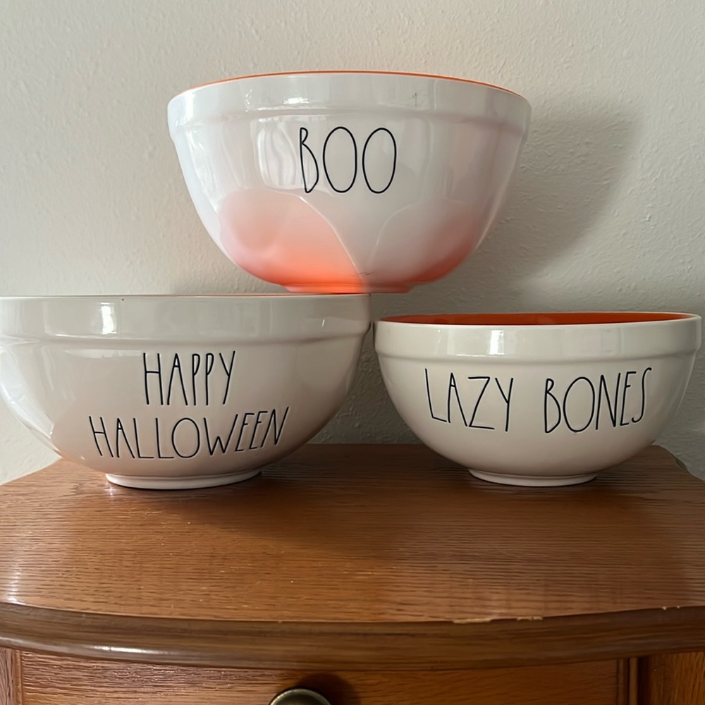 Set of 3 Rae Dunn Halloween Mixing Bowls.